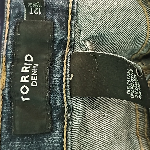 Jeans - Picture 2 of 3